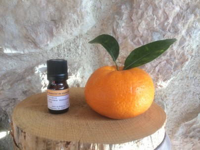 Lemon essential oil from Mallorca