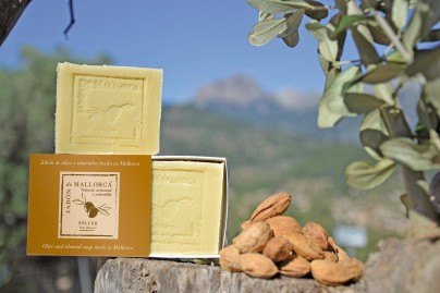 olive almond soap  from Sóller Mallorca